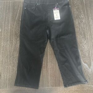 Gloria Vanderbilt High-Rise Black Capris